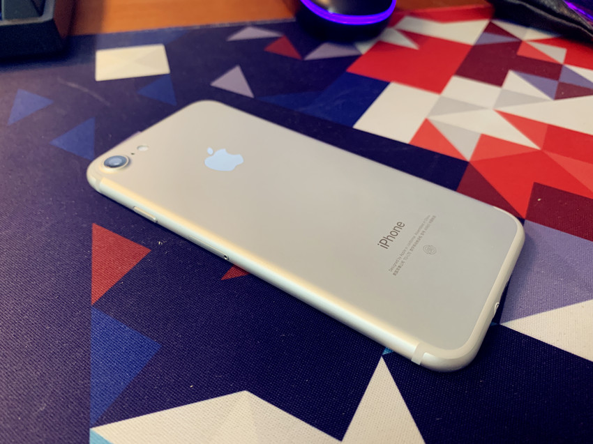 iphone732gb值得入手当备用机吗,苹果7手机还值得购买吗