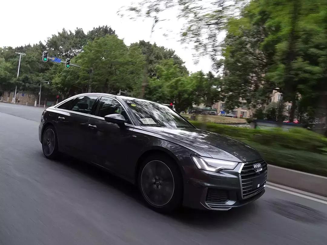 新款奥迪a6l实车曝光或今年上市,新款奥迪a6l贯穿尾灯原厂选配