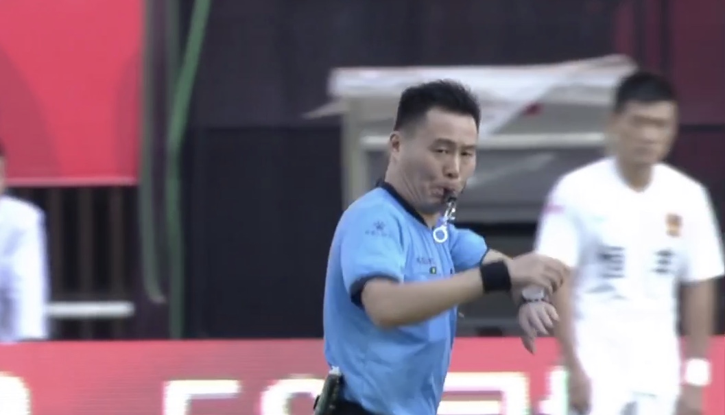 欧沃耶利中甲金靴,欧沃耶利主场首秀