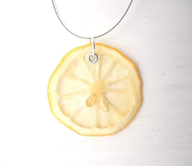 她把水果变成了“宝石”，6年卖出3143件，成美国最畅销的首饰