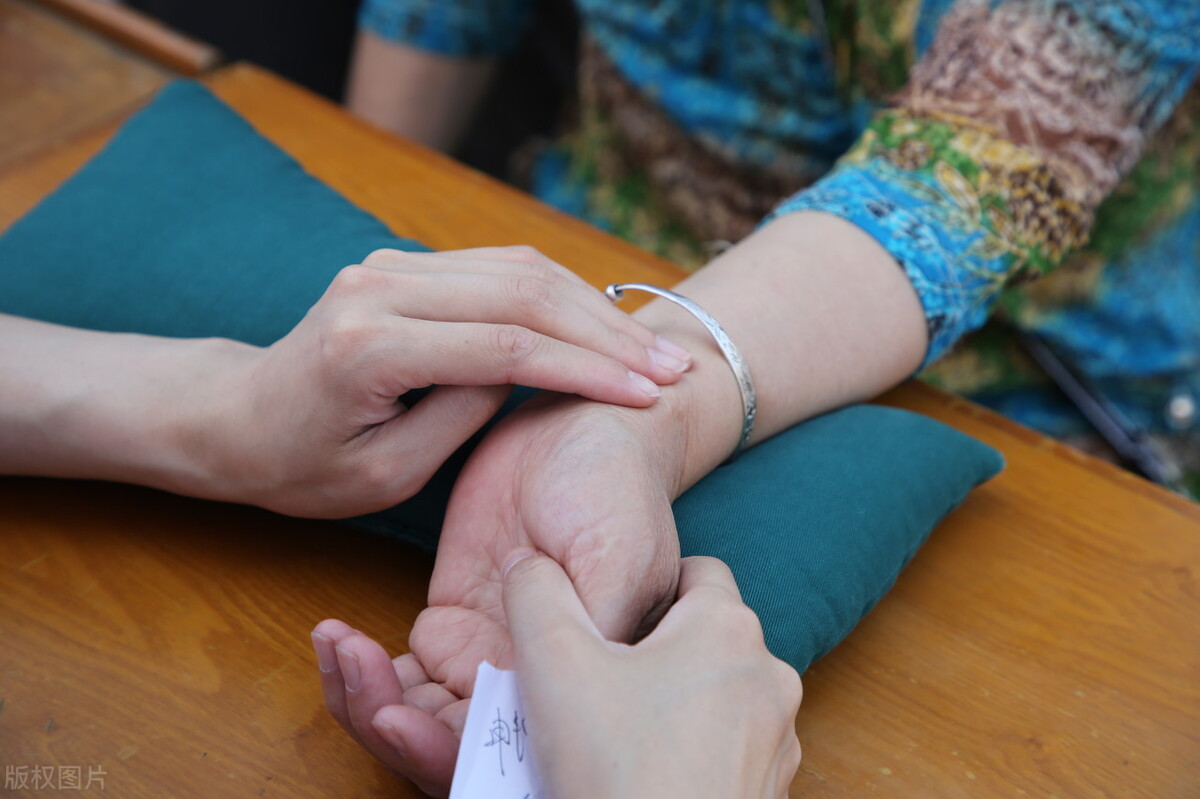 怎么改善痰湿型容易长结节的体质,痰湿甲状腺结节吃哪些能软坚散结