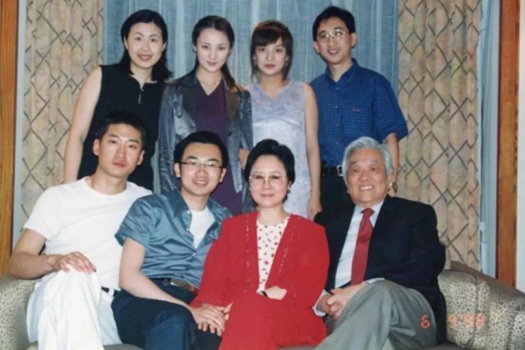 娱乐圈40年代事件,中国娱乐圈40年的记忆