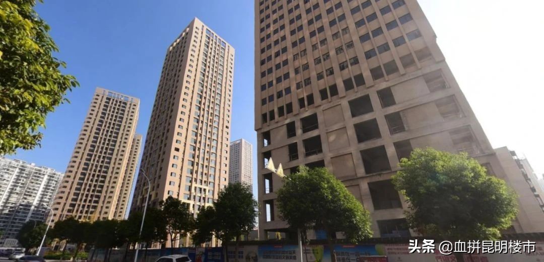 学府路烂尾楼图片,学府路烂尾小区