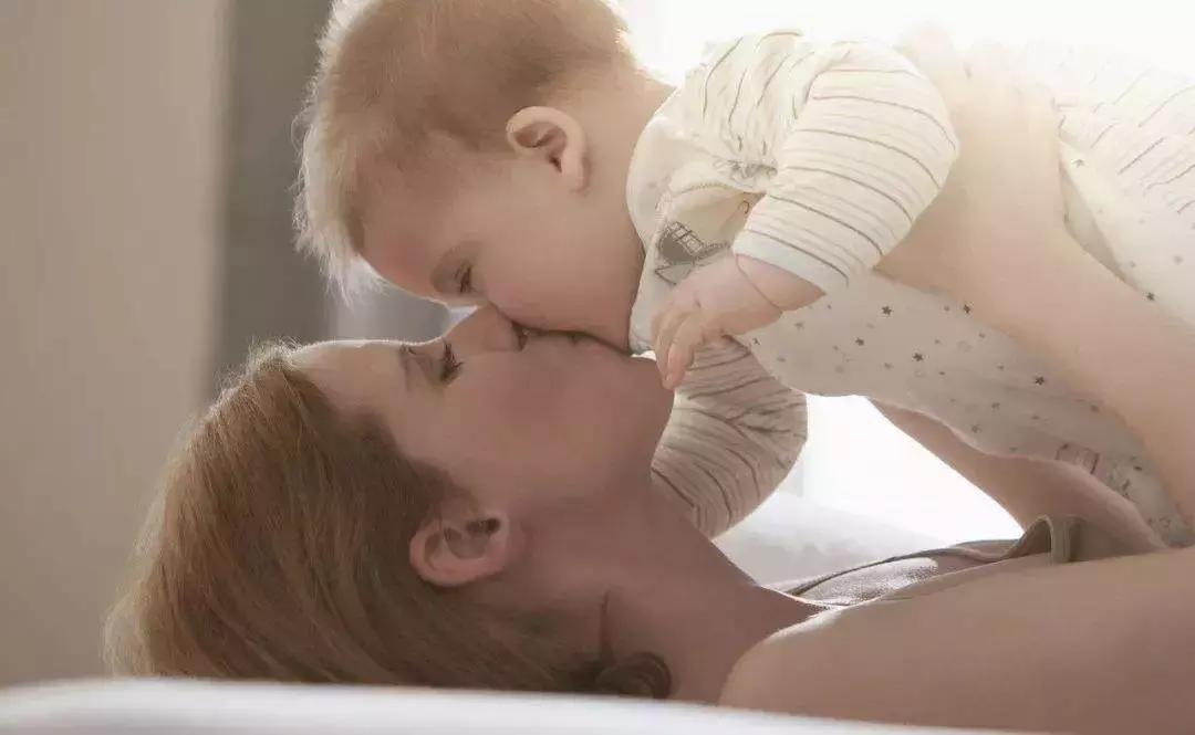 医生提醒谨防娃患亲吻病,宝宝得了亲吻病需要住院吗