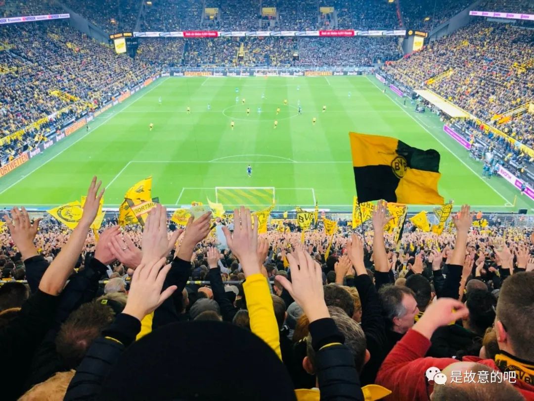 威斯特伦法魔鬼主场的比赛,威斯特伦法主场南看台球迷