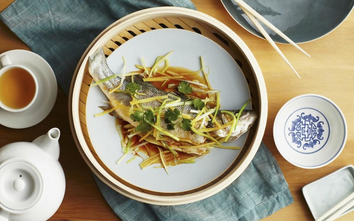 孕妇多吃鸡鱼肉补什么,鱼肉吃得过多对宝宝伤害大吗