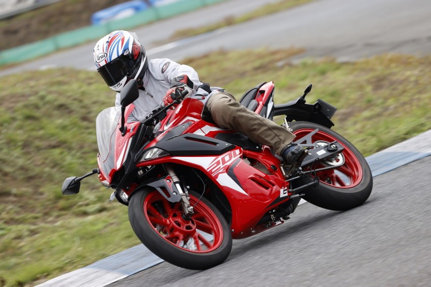 雅马哈tzr摩托车测评,gpxdemongr200r缺点