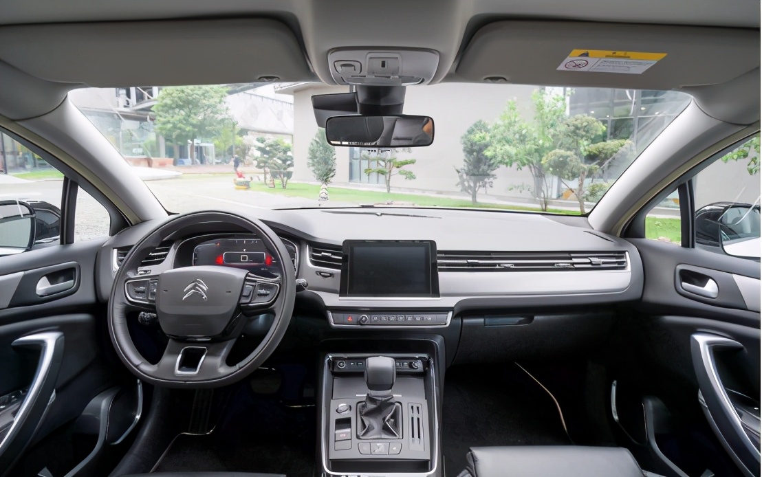 高颜值雪铁龙C5,起售价16.99万元,油耗低至6.4L