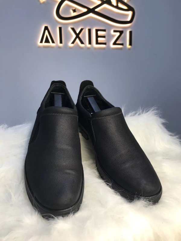 大学毕业创业开洗鞋店,大学开洗鞋店的前景怎样