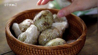 咸鸭蛋好吃又简单的腌制方法,简单腌制咸鸭蛋家常做法