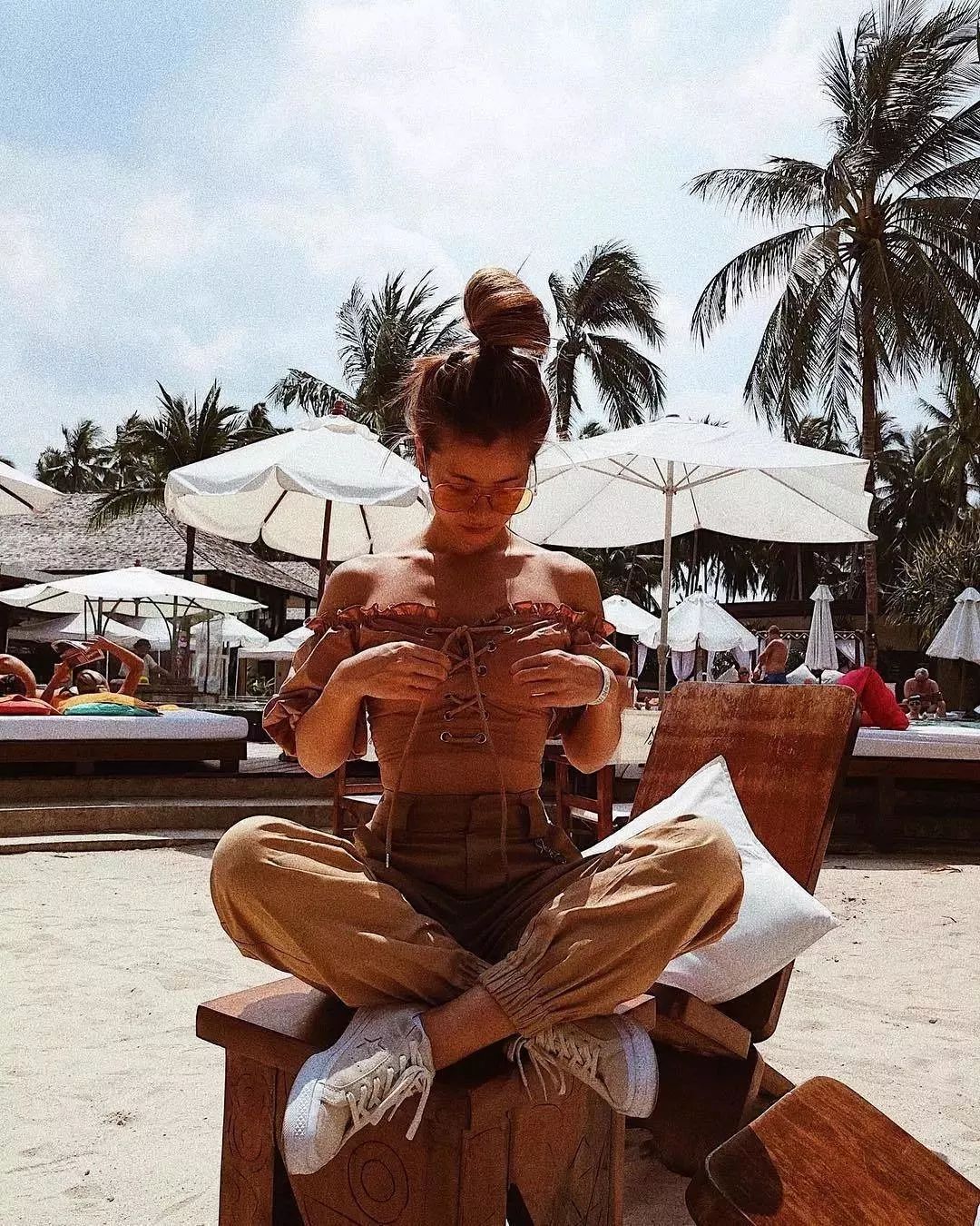 bella服装设计师跨界艺术家,bella都喜欢的工装裤