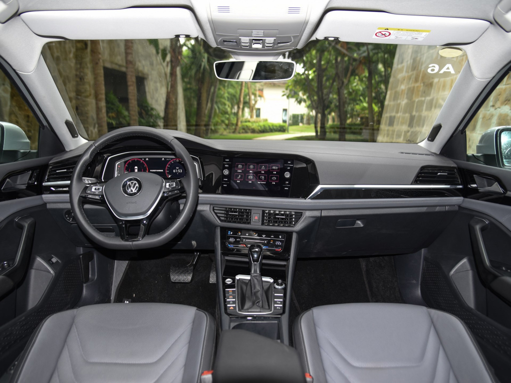 大众速腾2022款1.5t价格及油耗,全新速腾手动挡的油耗