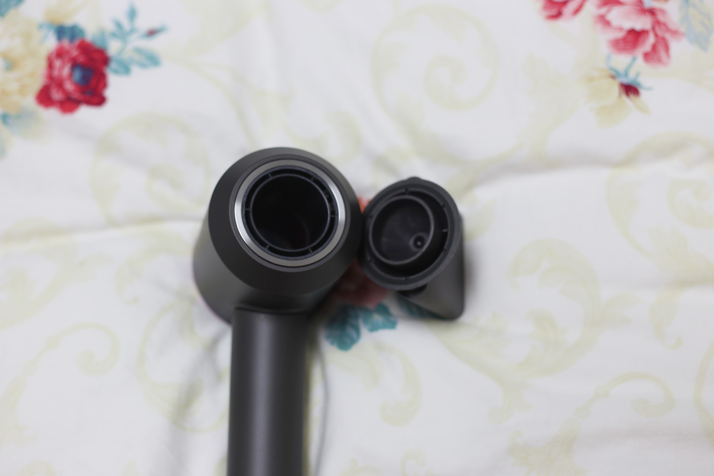 戴森吹风机直发梳毛躁,戴森吹风机怎么吹不毛躁