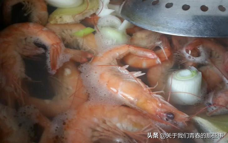 煮虾冷水下锅还是喷水,煮虾冷水煮还是热水煮