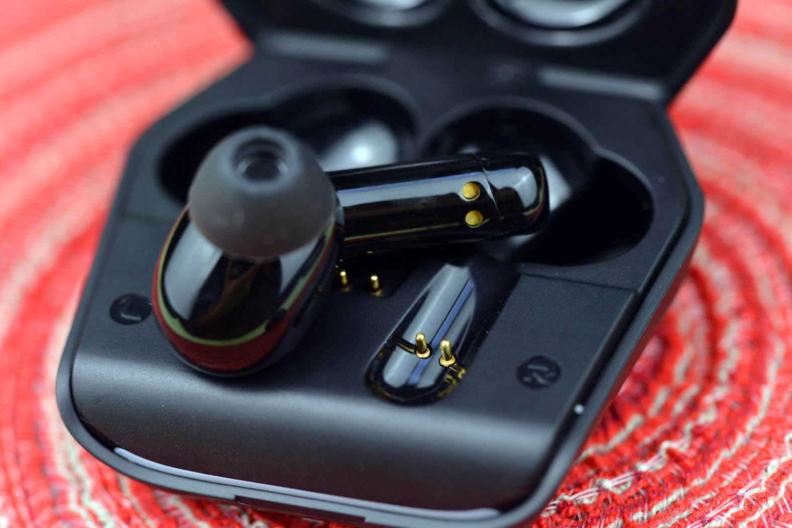 怎么选蓝牙耳机打游戏,如何选耳机吃鸡