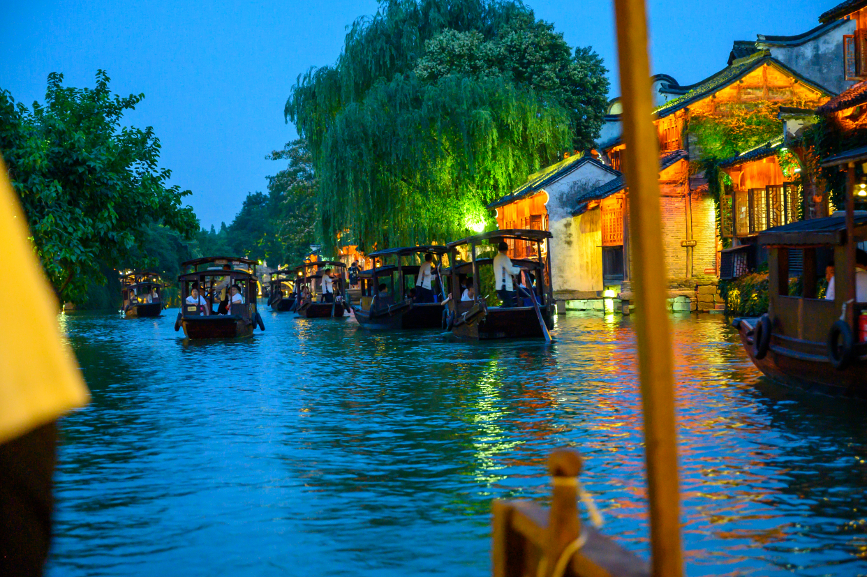 乌镇的夜晚旅游攻略,乌镇的西栅夜景真的很好