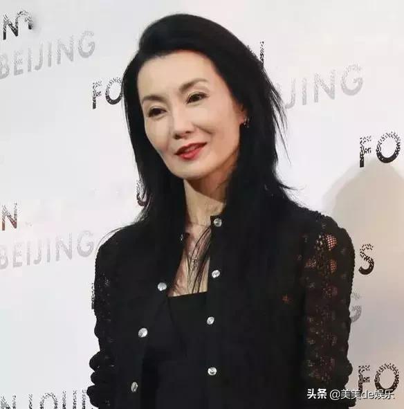 54岁张曼玉个人生活,张曼玉身价8亿是真的吗