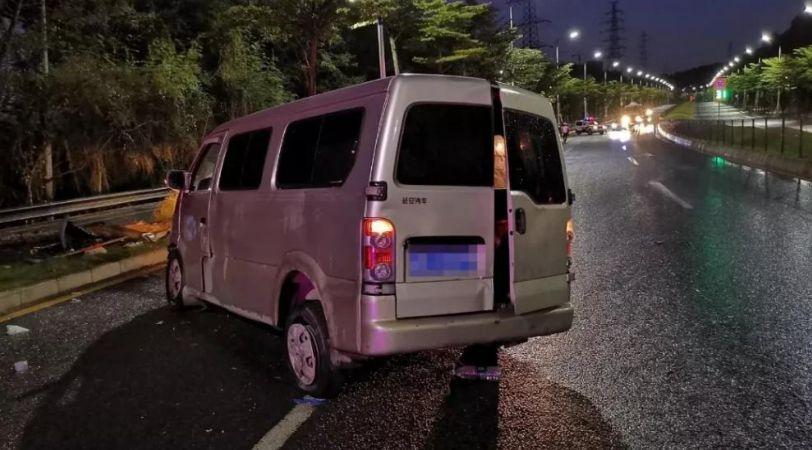 深圳面包车超载造成事故,深圳面包车追尾大货车三人死亡