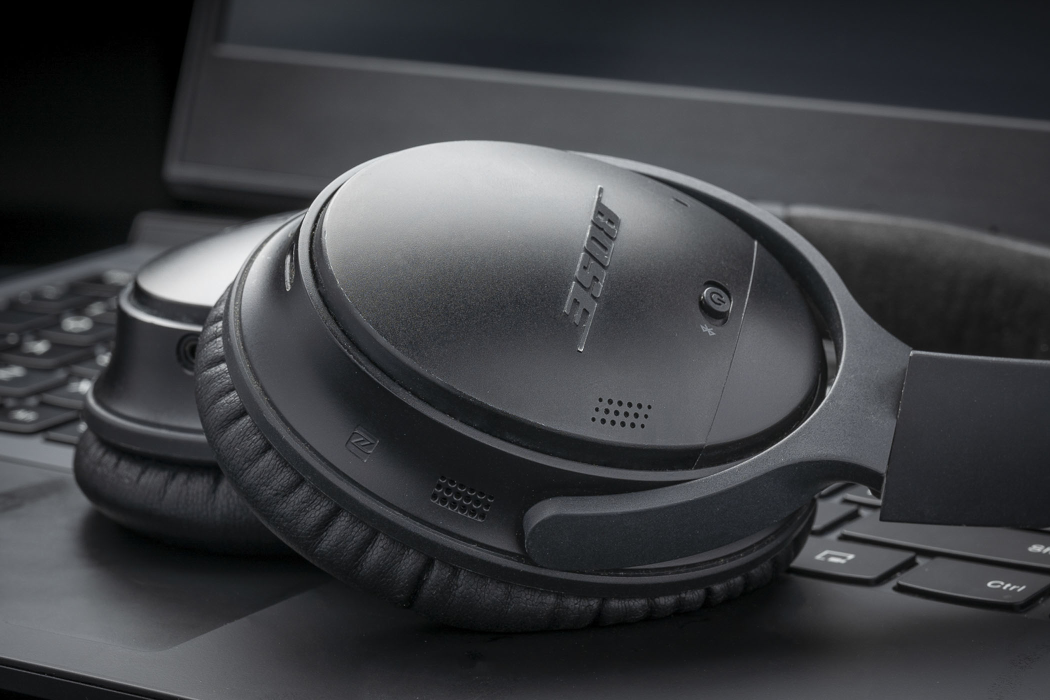 bose降噪耳机qc35二代和q45区别,头戴式耳机降噪能听歌吗