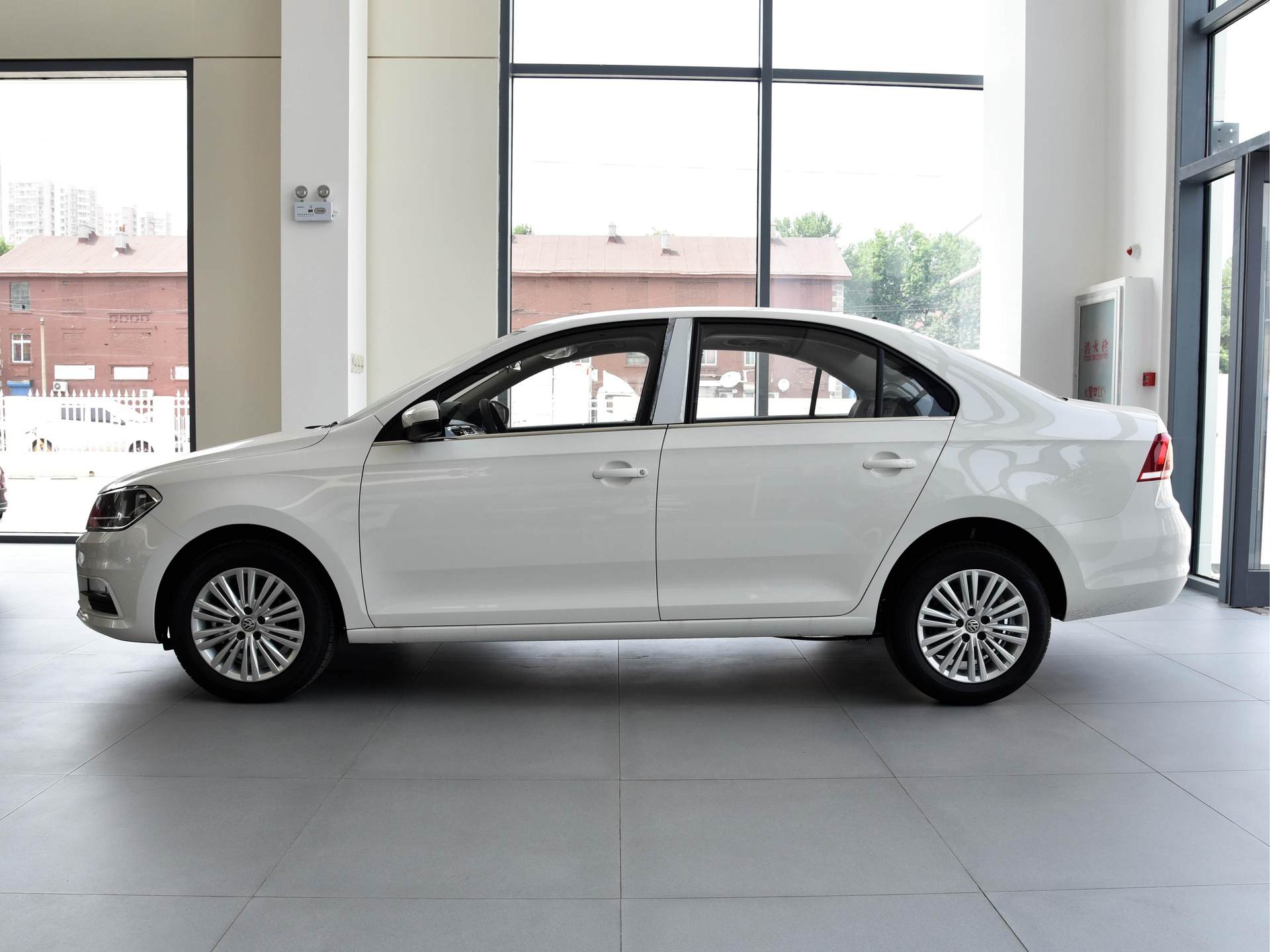 不到6万的桑塔纳,1万多大众桑塔纳新款手动挡