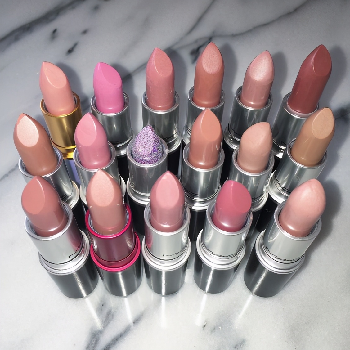 情人节送女生口红有什么寓意,新年送女朋友口红什么寓意