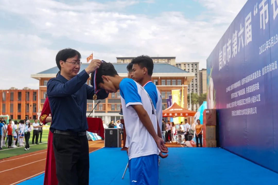 信阳市区长杯校园足球赛开赛图,信阳市第六届市长杯校园足球比赛