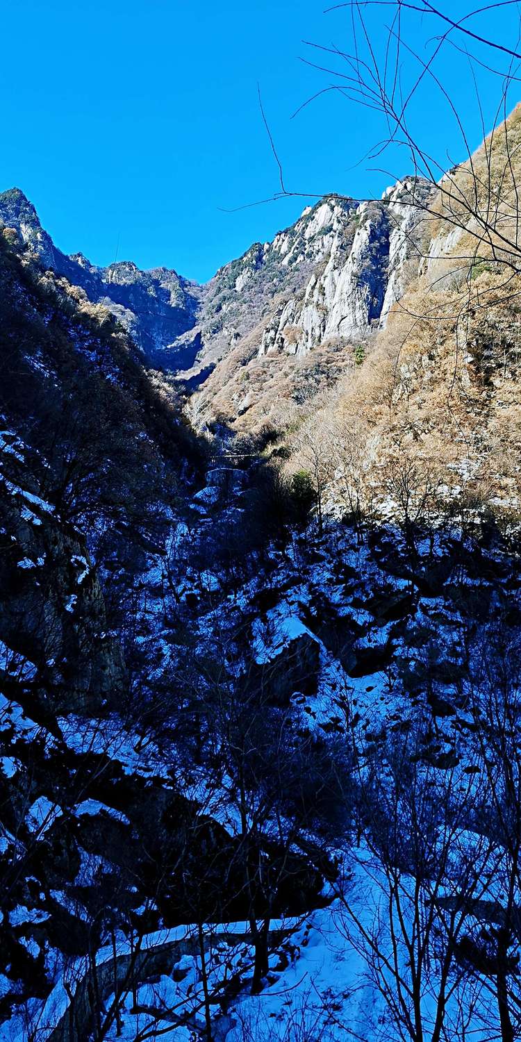 20210117独行太兴山，误入佛国秘境花石湾