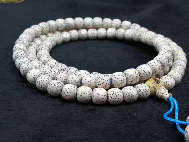 怎么挑选好星月菩提,什么样的星月菩提最好呢