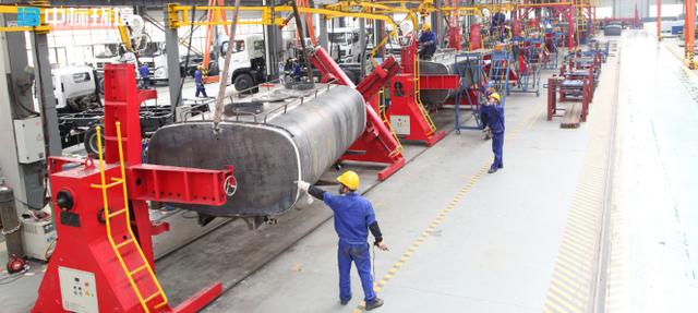 洒水车是怎么制作的,洒水车水罐安装教程