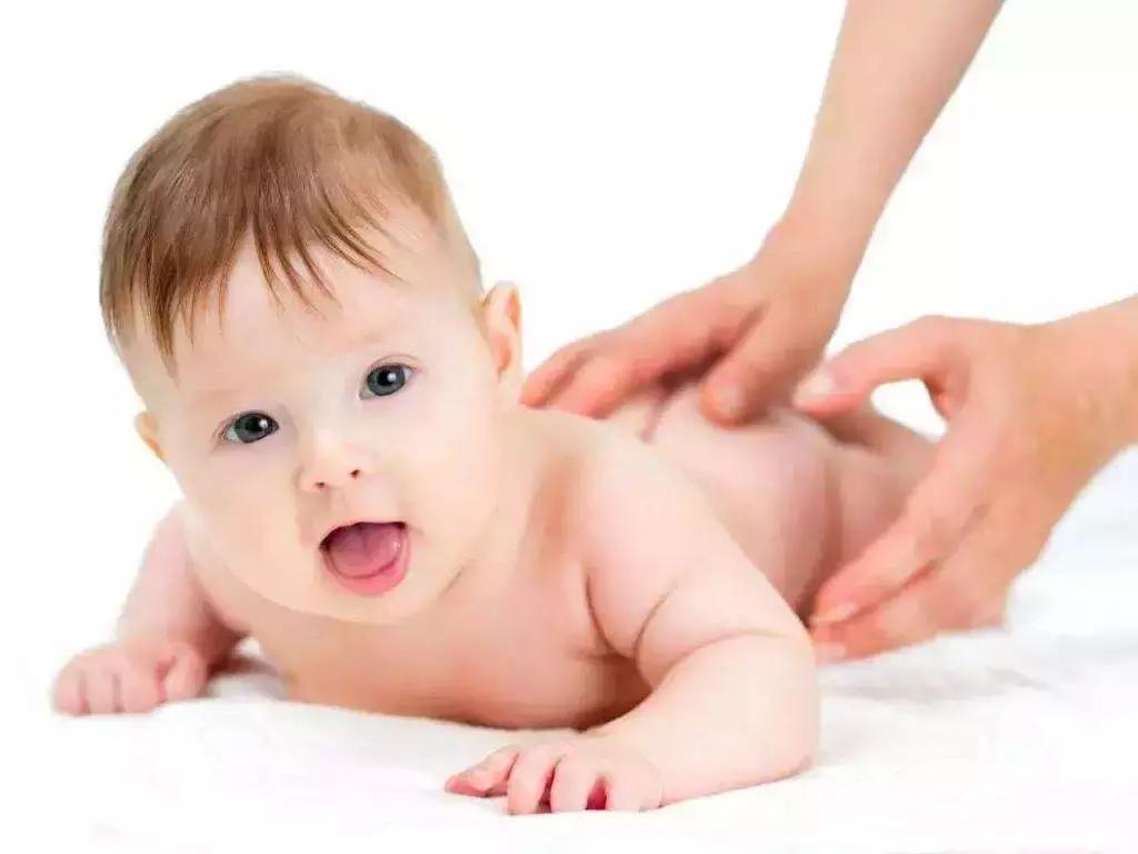 为啥宝宝容易反复红屁股,为什么宝宝一直红屁股