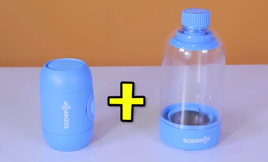 女主播捡垃圾塑料瓶做音响，“低音”效果太牛逼了