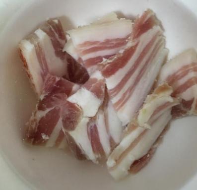 腊肉太咸怎么样做才好吃,腊肉炒竹笋腊肉太咸了怎么办