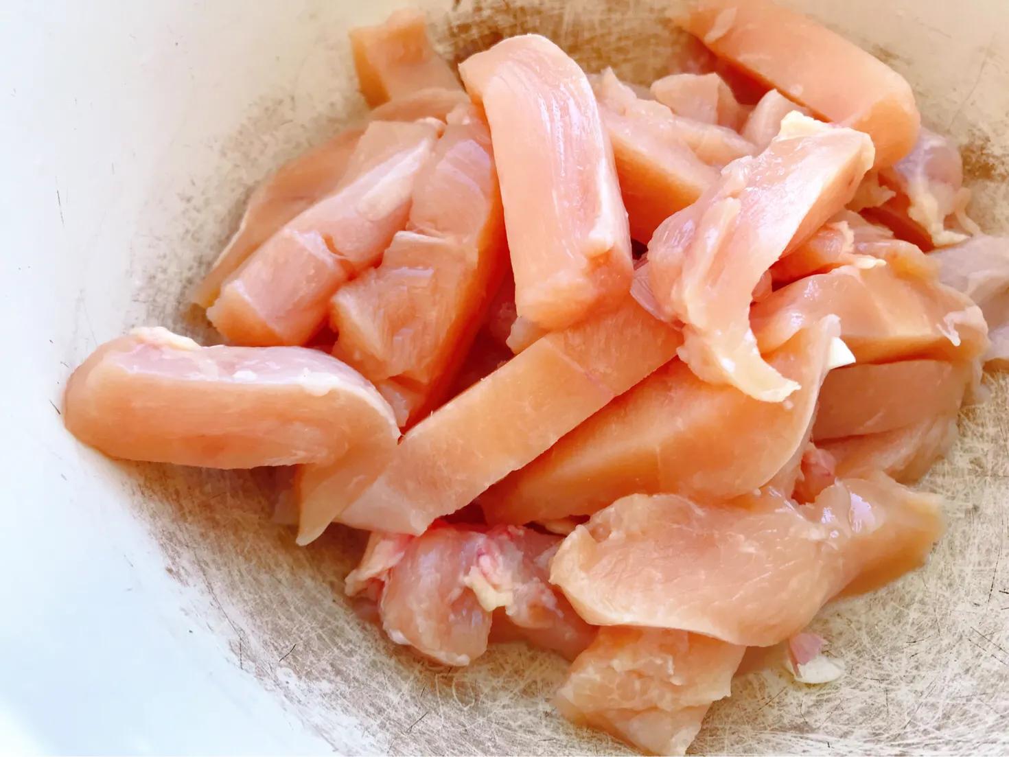 炸鸡柳正确的做法,炸鸡柳怎么外酥里嫩