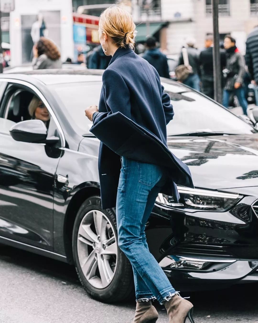 毛衣裤子显瘦款,直筒裤和阔腿裤哪个显高显瘦