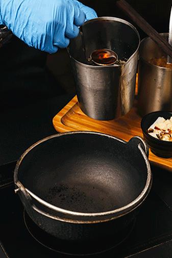 把台式锅物带来魔都，将温暖与美味传递给来到这里的客人