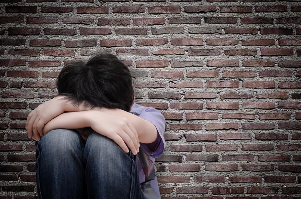 中南大学研究生跳楼身亡，悲剧根源并非论文，而是不愿后退的坚持