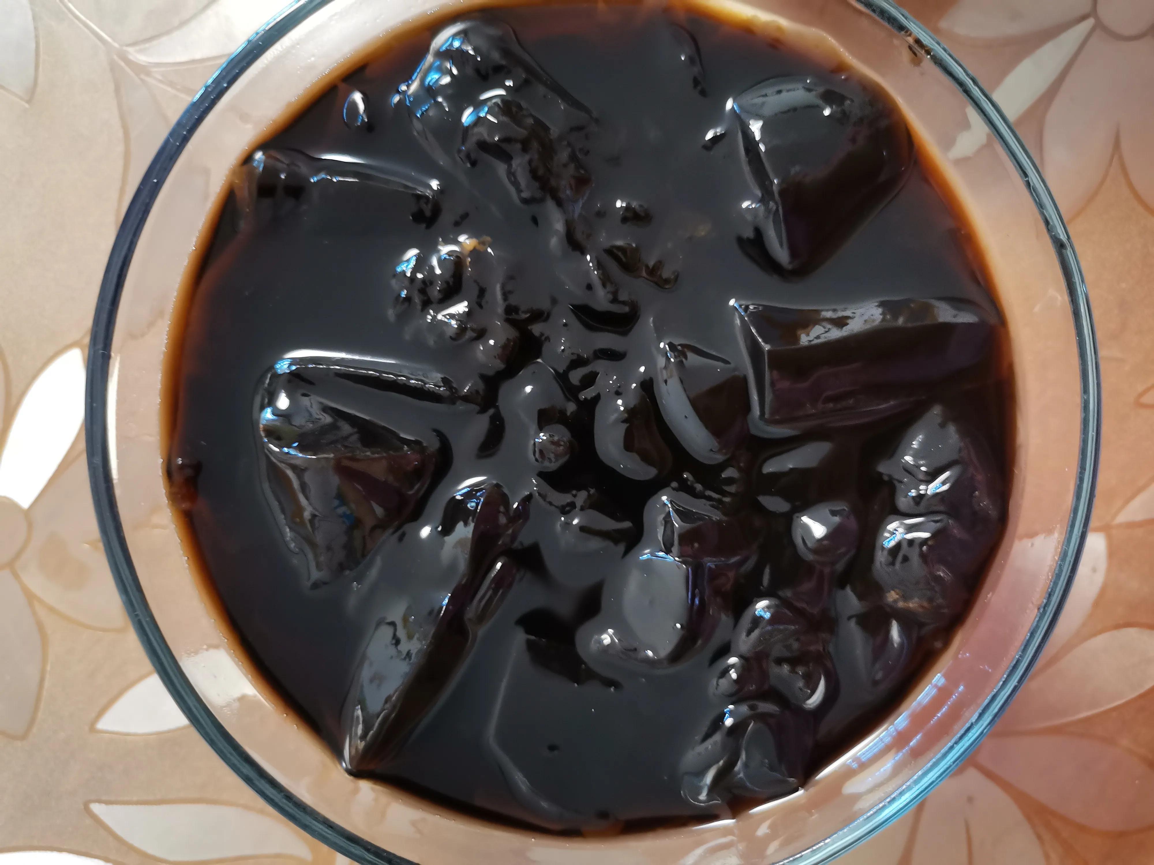 夏天必备黑凉粉怎么弄好吃,夏天黑凉粉制作方法视频教程