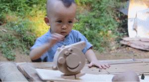 61岁中国爷爷获赞1000万，外国网友：实名羡慕他的孙子