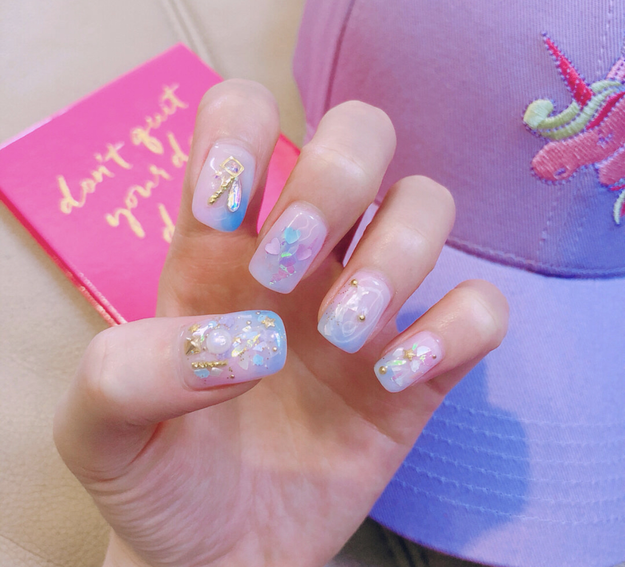 晕染蓝色美甲教程,仙气美甲晕染款式