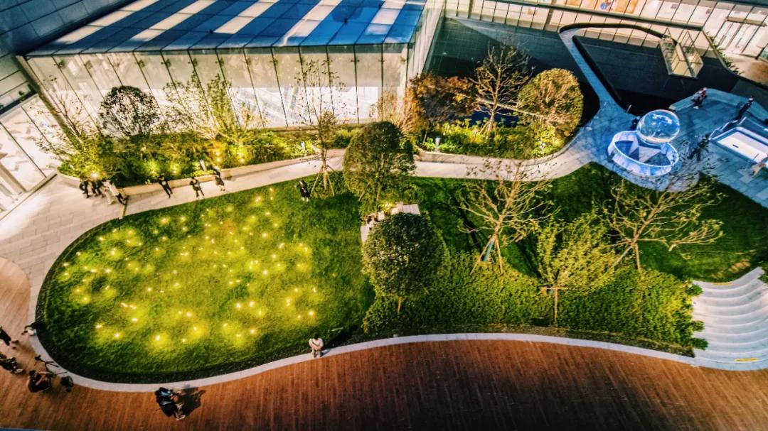 武汉恒隆广场奢侈品牌,武汉恒隆广场算顶级广场吗