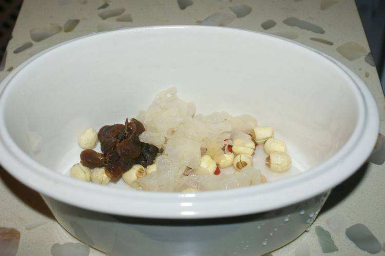 银耳燕窝粥怎么熬最好喝,银耳汤出胶最好的方法