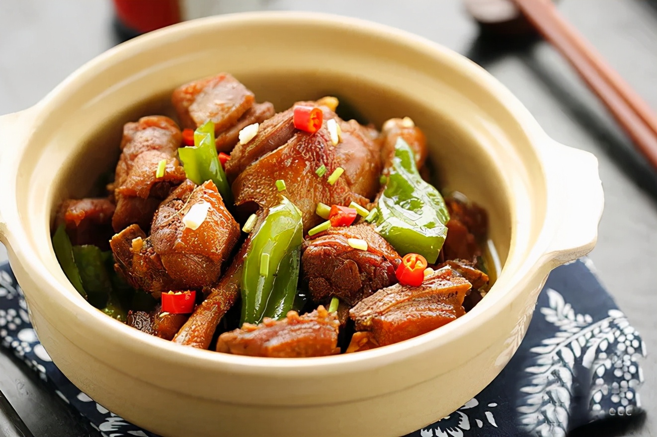 夏天鸭肉怎么炖好吃又营养,鸭肉怎么煮好吃又简单不上火