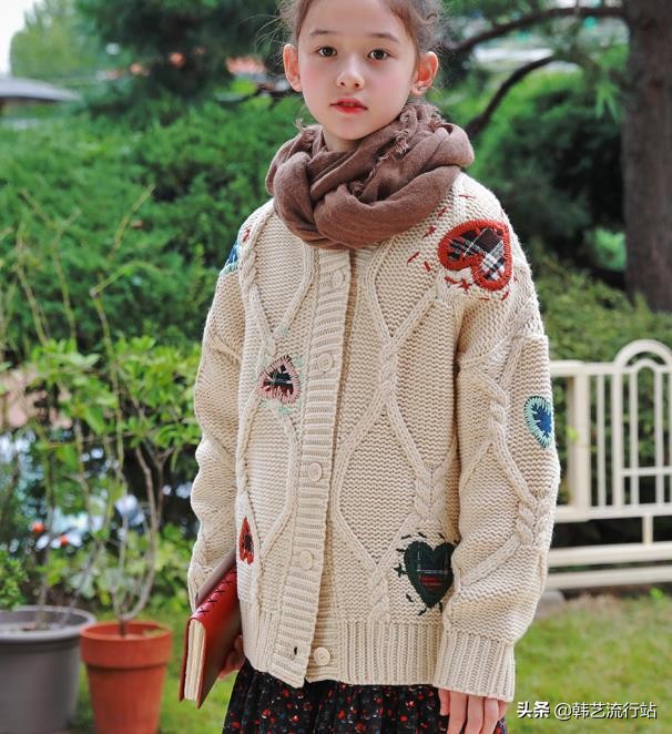 又潮又酷韩版黑色毛衣儿童版,男童冬季韩版百搭毛衣