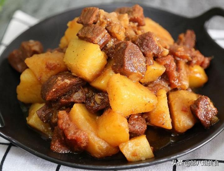 土豆炖牛肉用牛肉什么部位,土豆炖牛肉是选牛腱还是牛肉