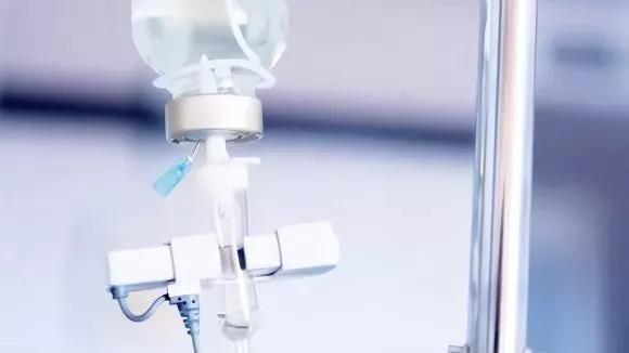 幼儿输液时输液管里疑有虫,3岁小孩打针输液管有虫子