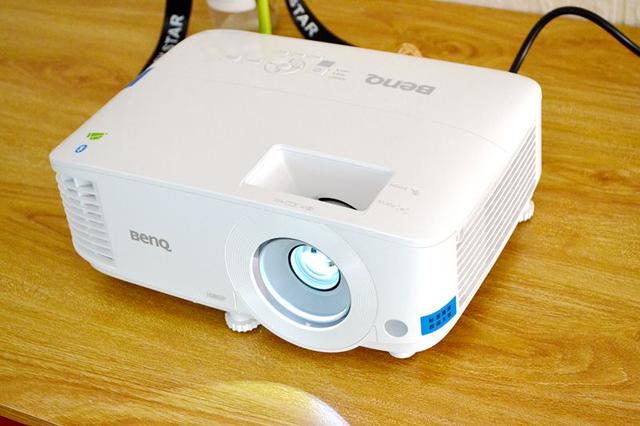 明基投影机如何投影,明基投影怎么扩展