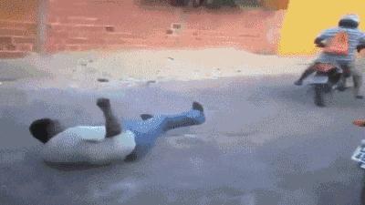 不作死不会死搞笑片段,不作死就不会死搞笑小视频