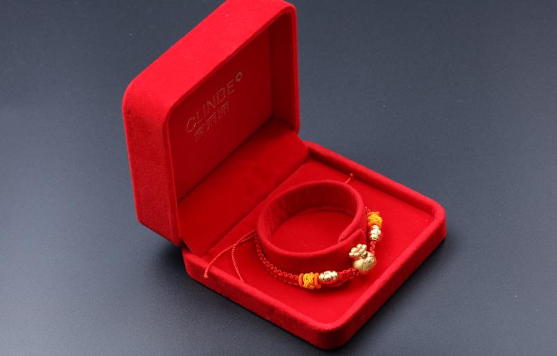 圣诞礼物不知道送什么？这几款黄金小可爱安利给你！