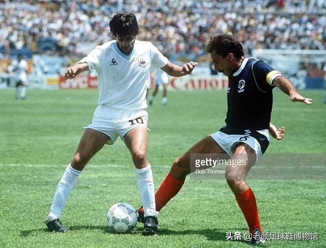 马赛回旋是马拉多纳发明的吗,1998年世界杯齐达内马赛回旋
