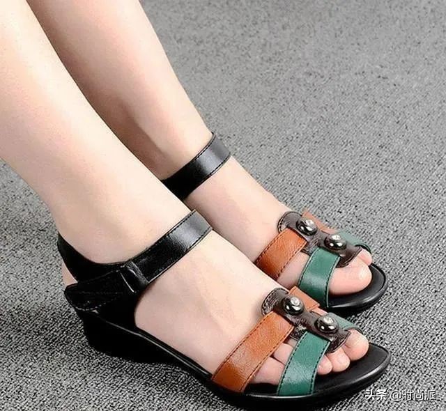 耐穿耐看又耐磨凉鞋,好看不累脚的增高凉鞋